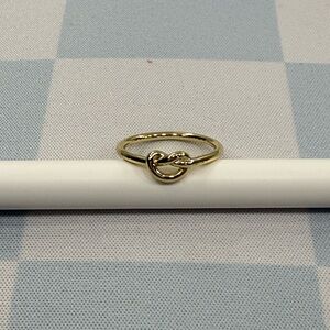 Elegant Gold Knot Ring Size 6